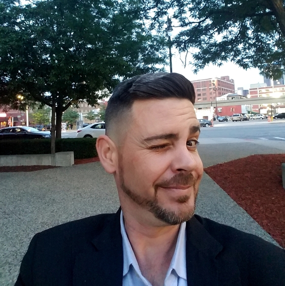 Meet your Posher, Travis - Picture 2 of 2